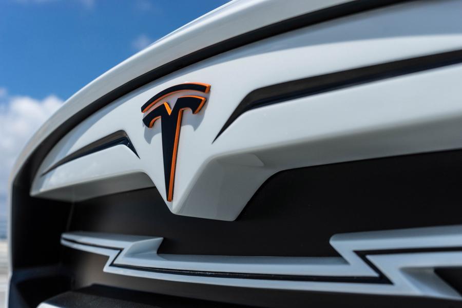  Tesla Model S P90D by Larte Design 2016 года  (фото 5 из 5)